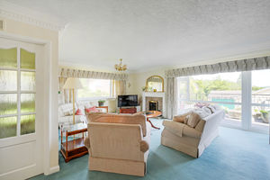 Burlington Grove Dore